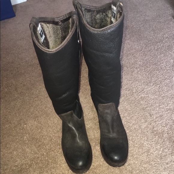 Frye “Mara Button” Genuine Shearling Boot OTK - Picture 7 of 8